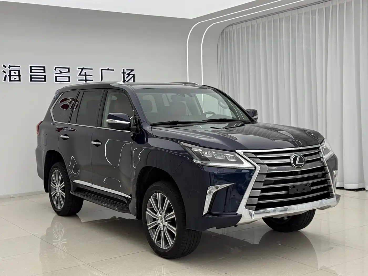 Lexus LX 2017 570 Prestige Luxury фото 3