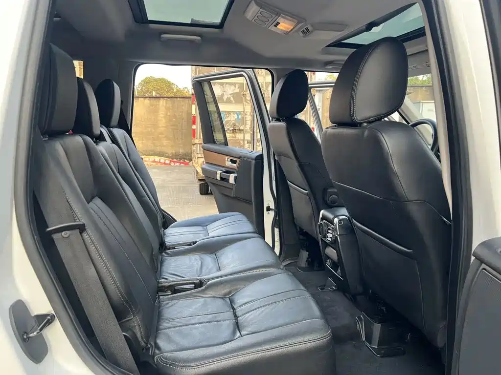 Photo 23 - Land Rover Discovery