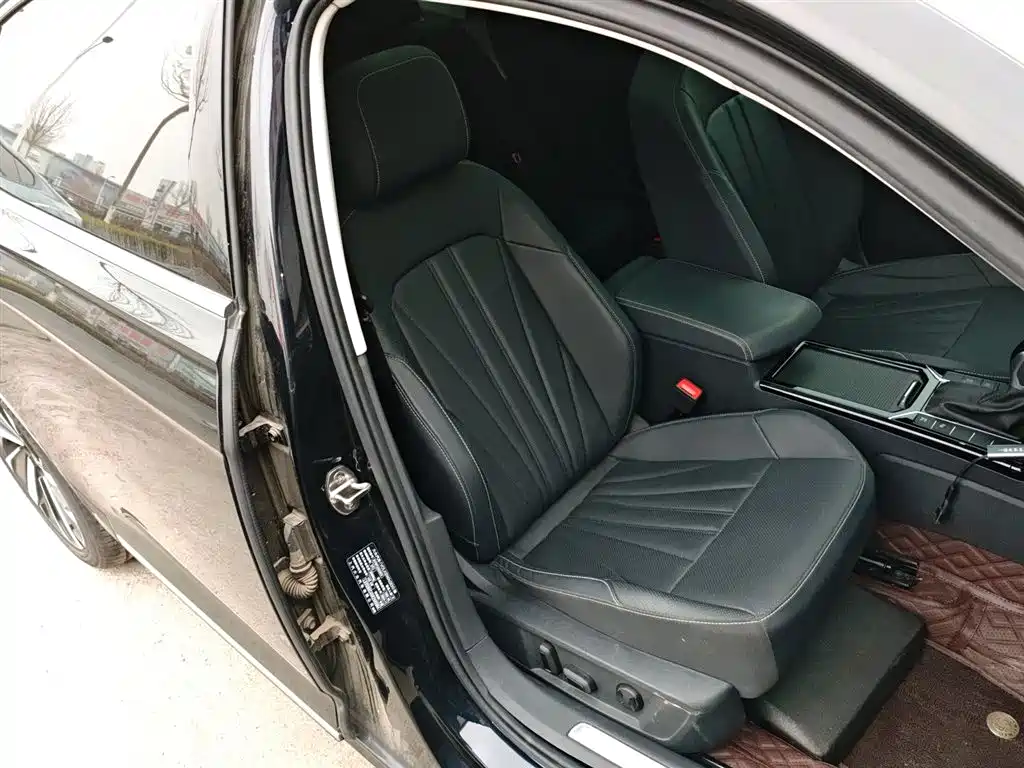 Volkswagen Passat 2025 Outstanding 380TSI Dragon Glory Edition фото 18