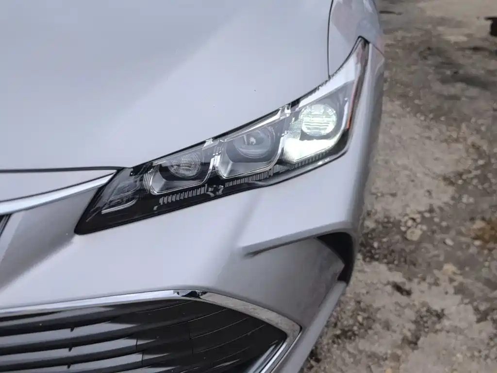 Фото 24 - Toyota Avalon