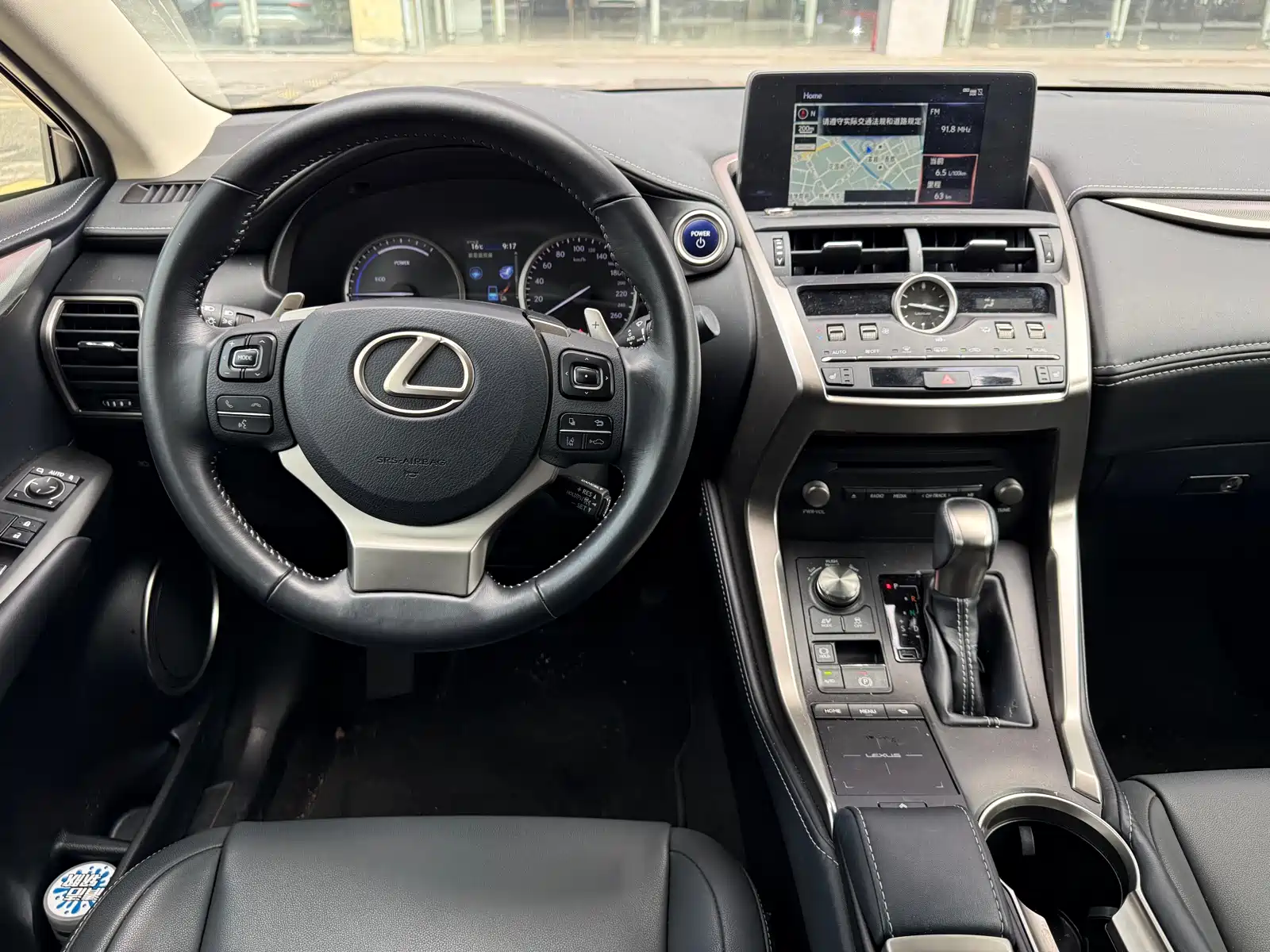Фото 13 - Lexus NX