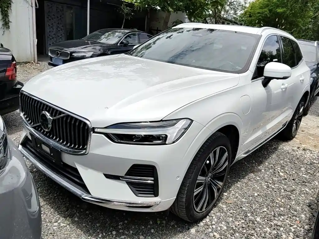 VOLVO XC60 PLUG-IN HYBRID