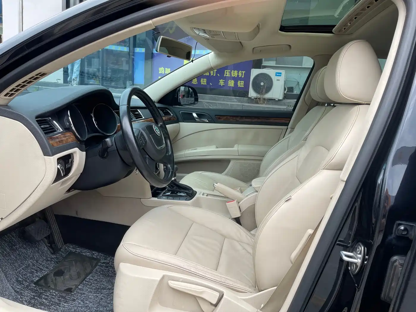 Škoda Superb 2012 1.8TSI Automatic Elegance Edition фото 7