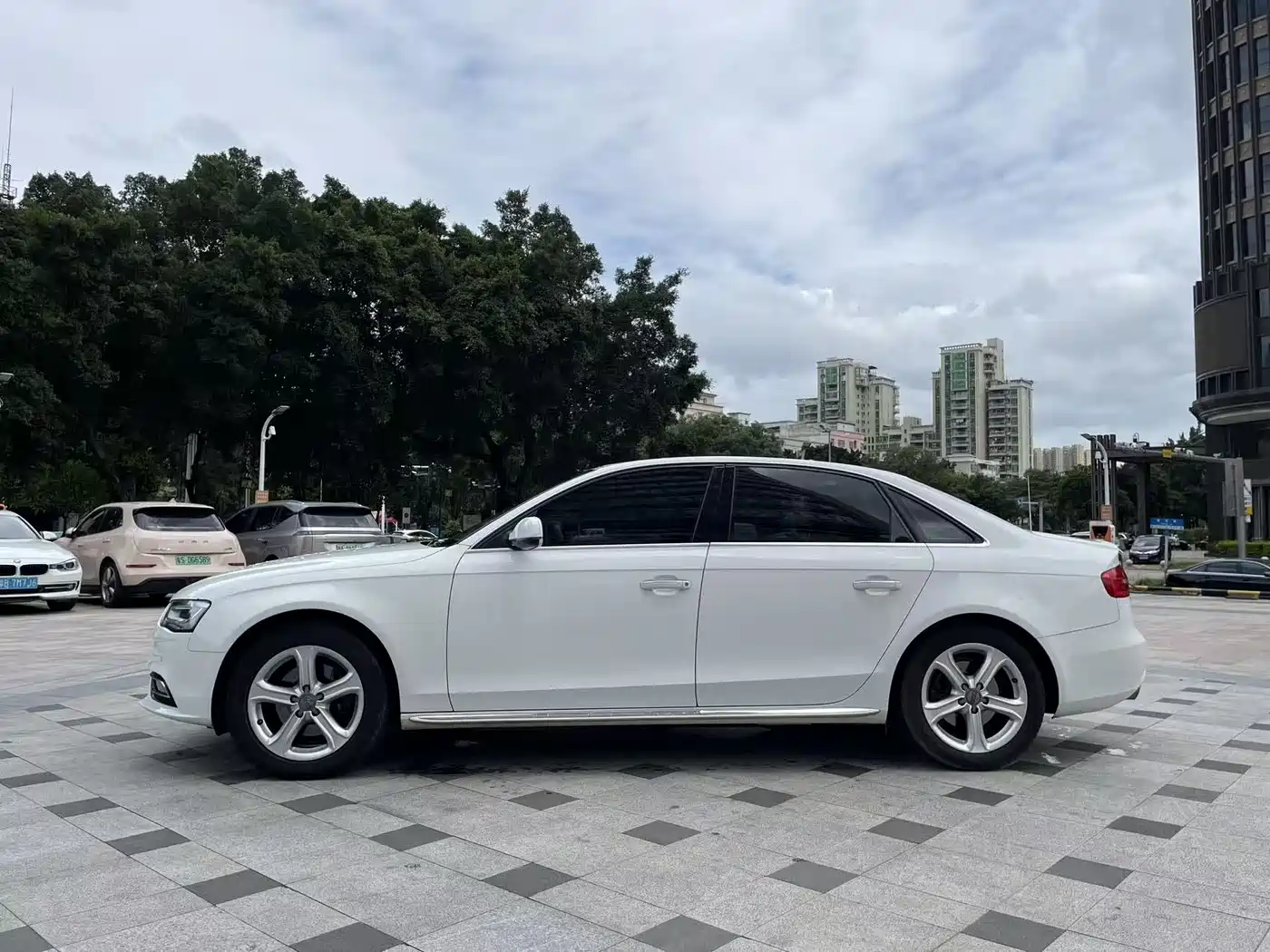 Audi A4L 2016 35 TFSI Automatic Standard фото 11