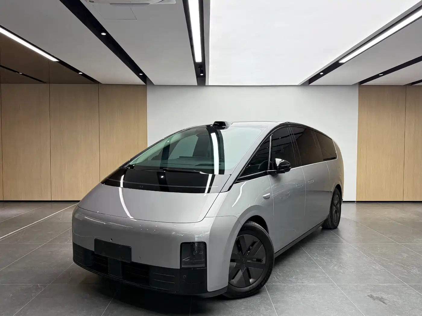 Li Auto MEGA 2024 Ultra