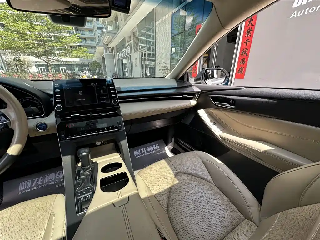 Toyota Avalon 2019 Hybrid 2.5L Luxury Edition China VI фото 17