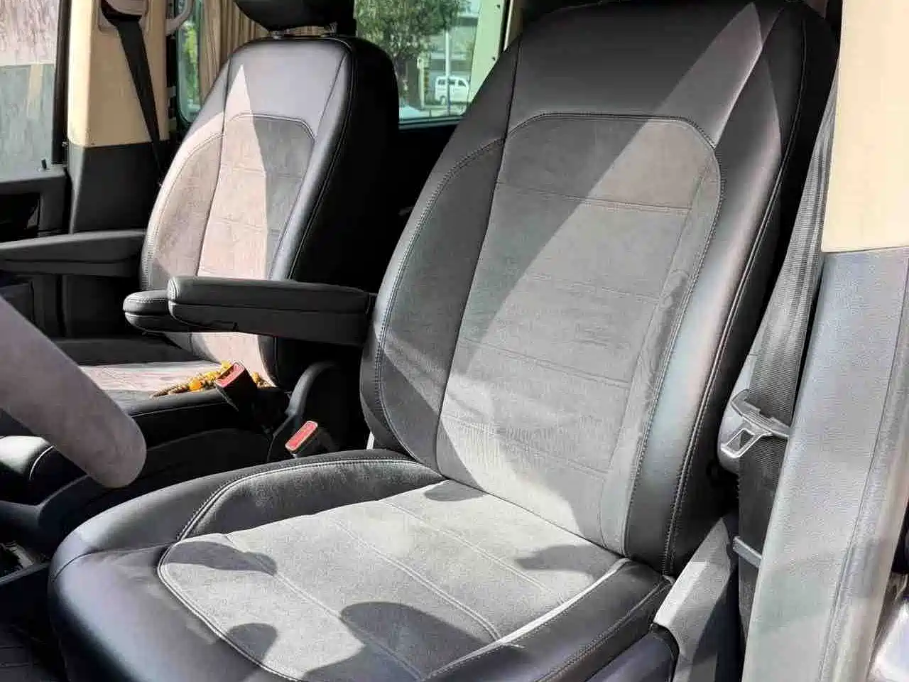 Volkswagen Multivan 2017 2.0TSI 4WD Explorer 7-seater фото 5