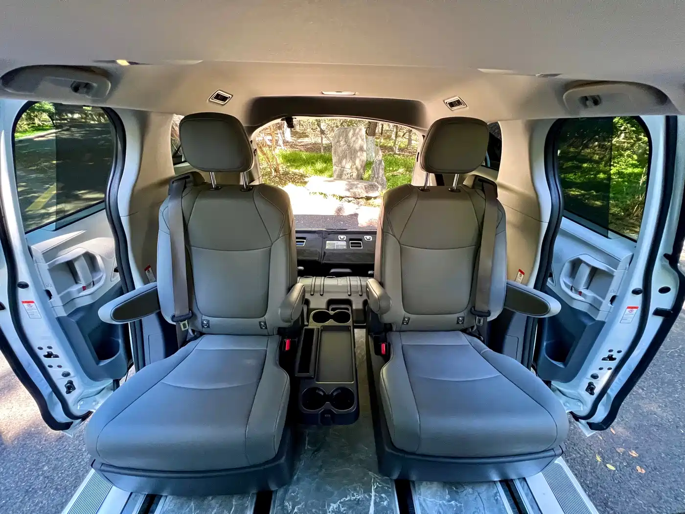 Toyota Granvia 2025 2024 2.5L Hybrid Comfort