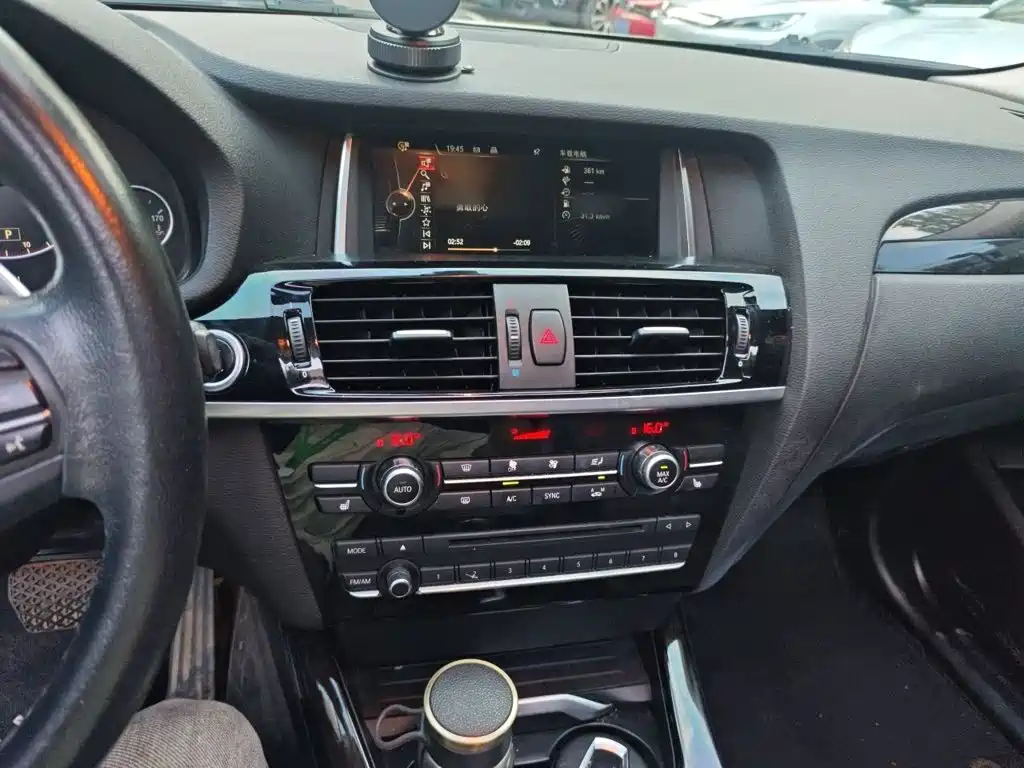 Photo 6 - BMW X4