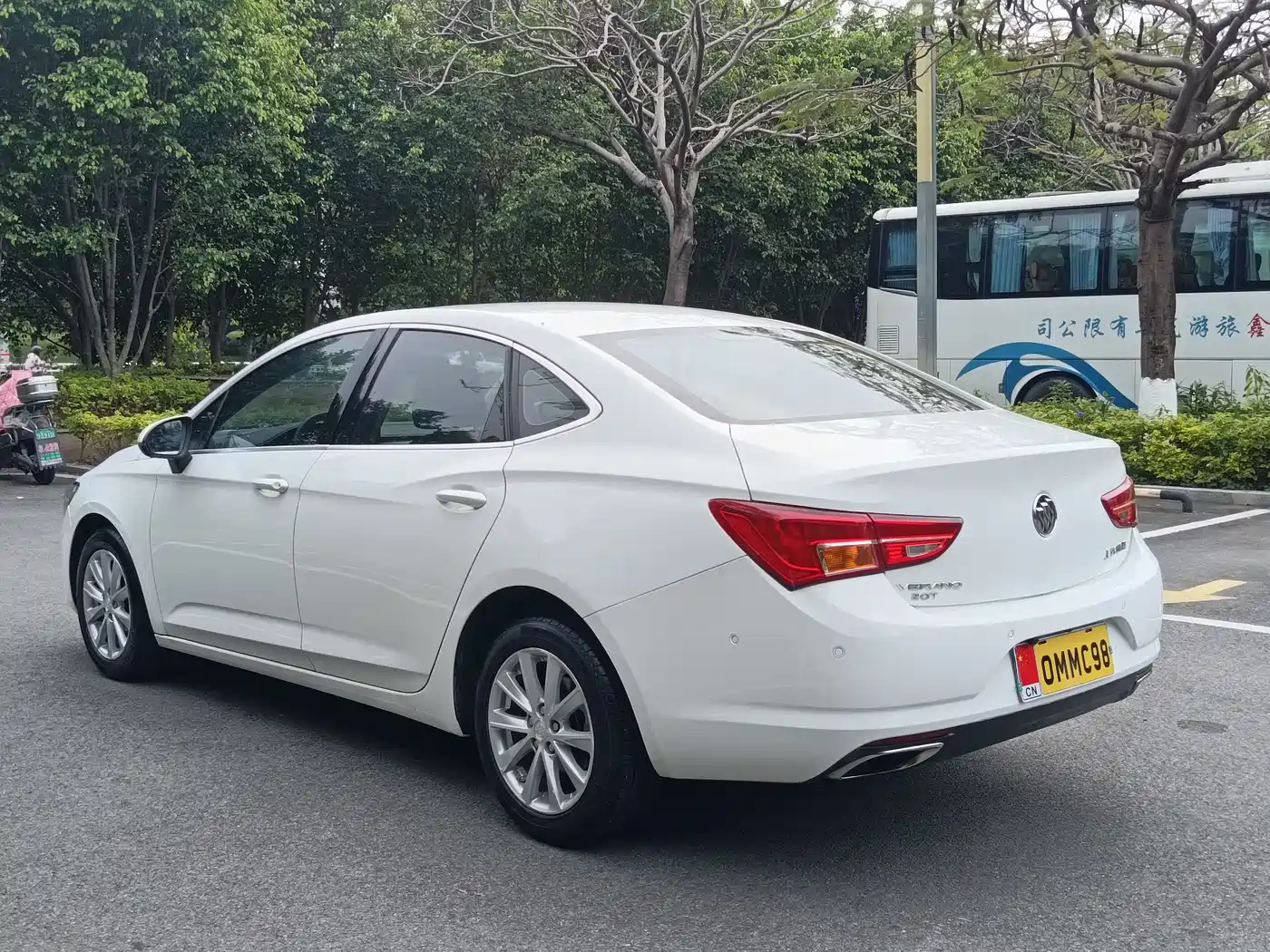 Buick Verano 2015 Sedan 20T Dual-clutch Elite фото 8