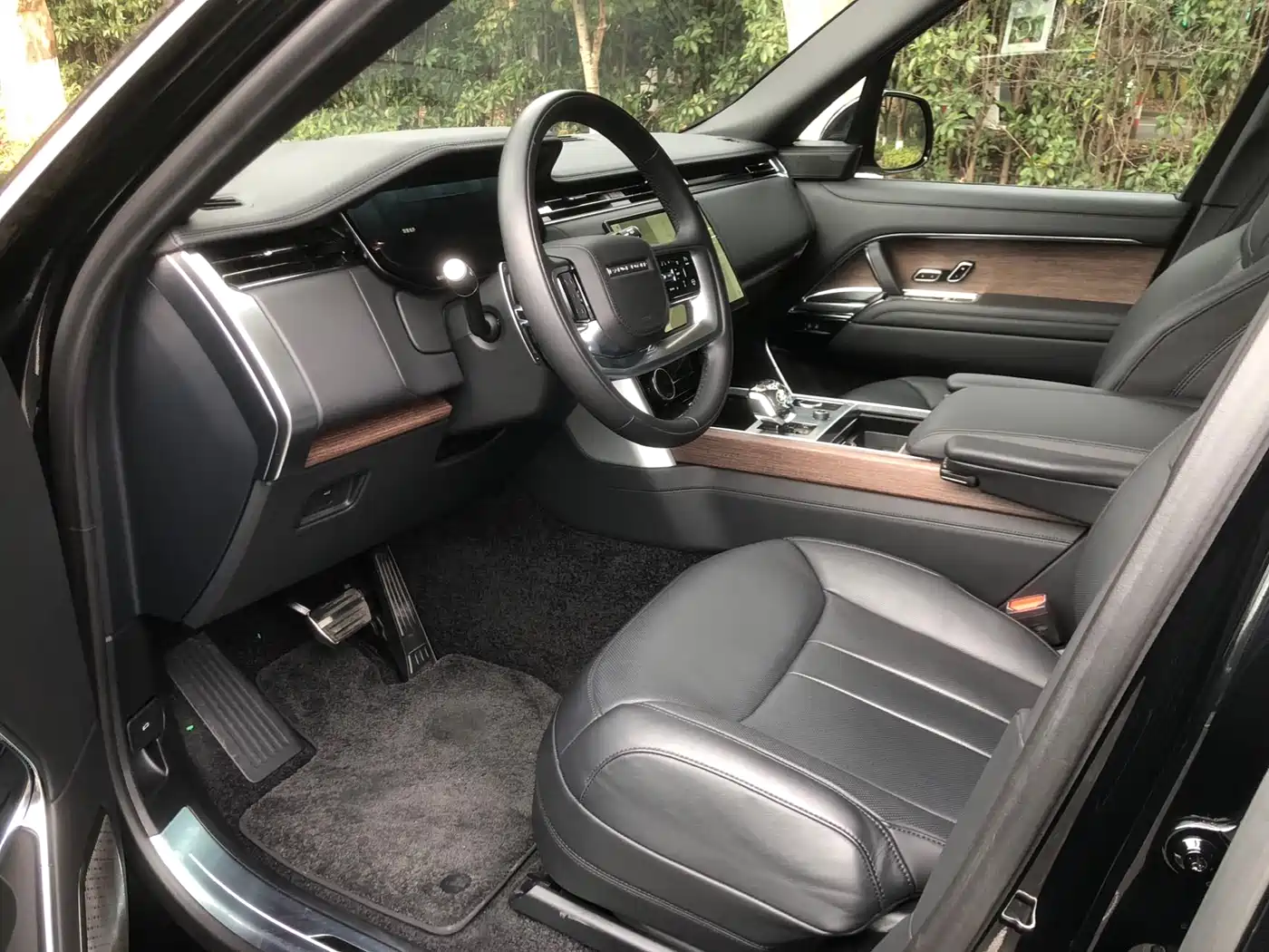 Land Rover Range Rover 2024 3.0 L6 400PS Exemplary Extended фото 5