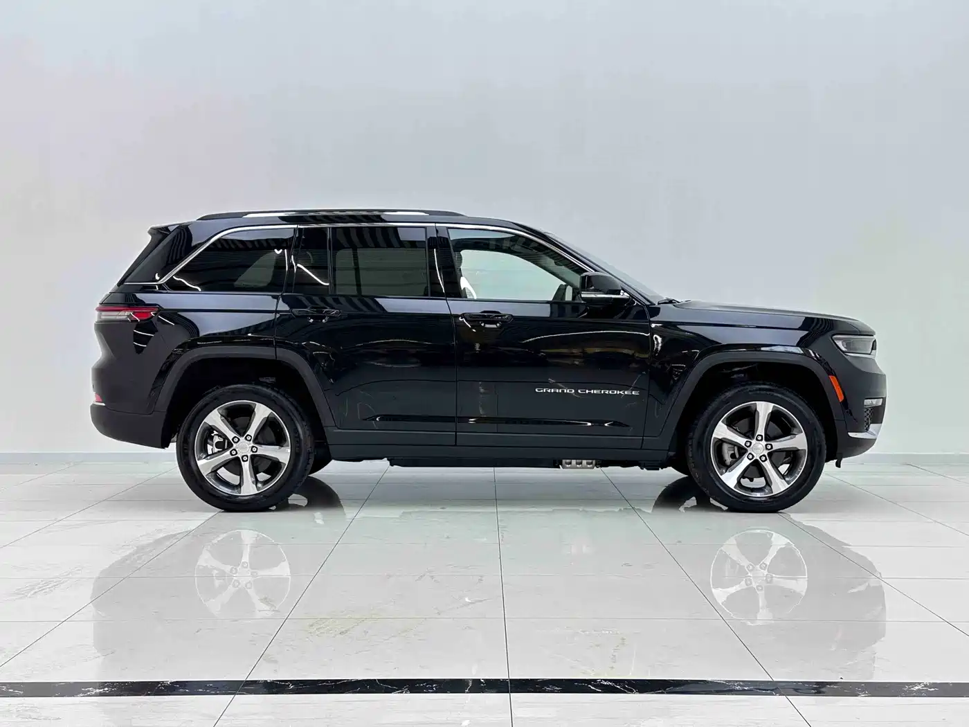 2026 Jeep Grand Cherokee 4xe (Import)