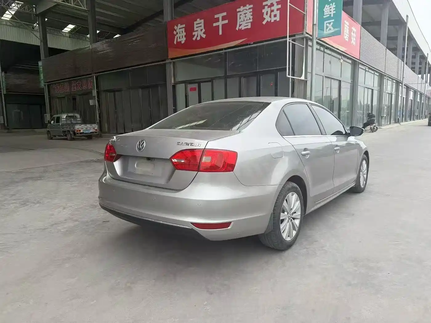Volkswagen Sagitar 2014 Facelift 1.6L Automatic Comfort фото 6