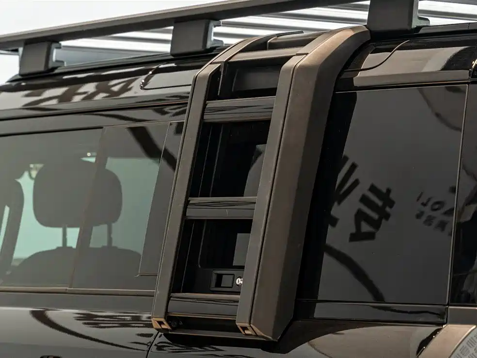 LAND ROVER GUARD