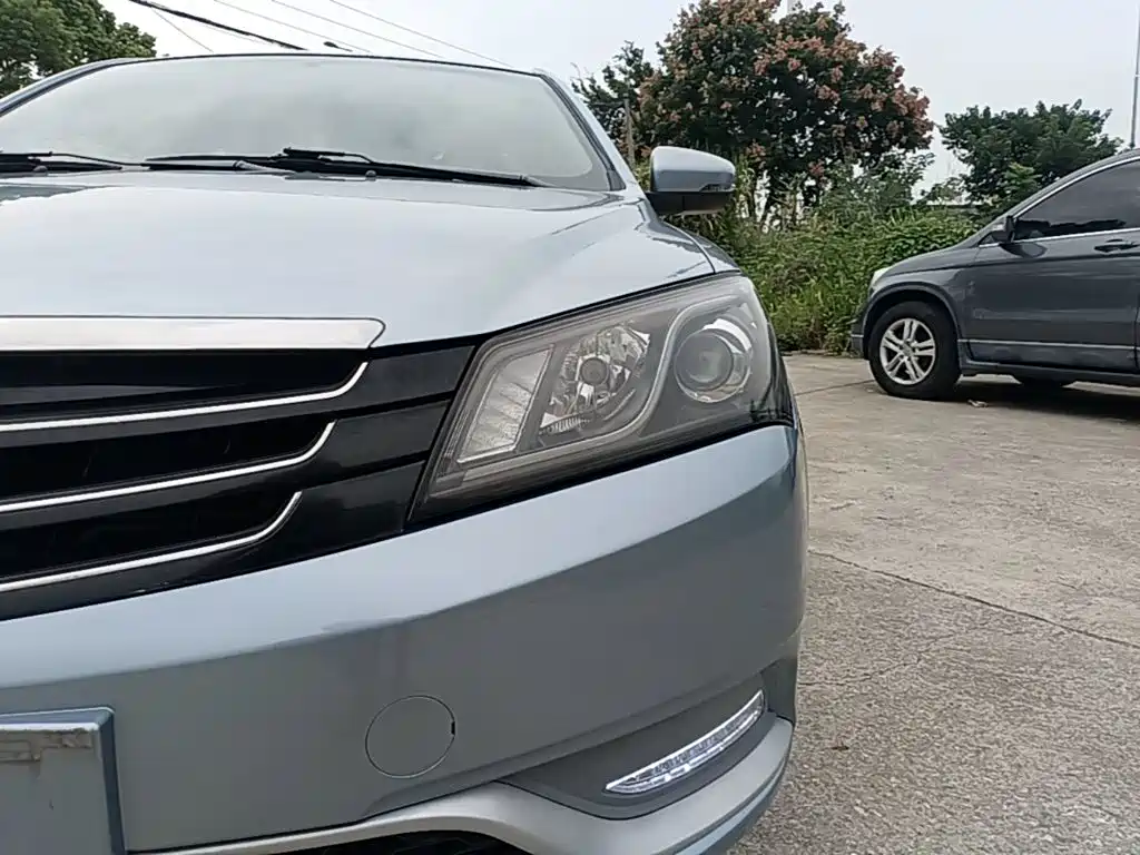 Фото 24 - Geely Emgrand