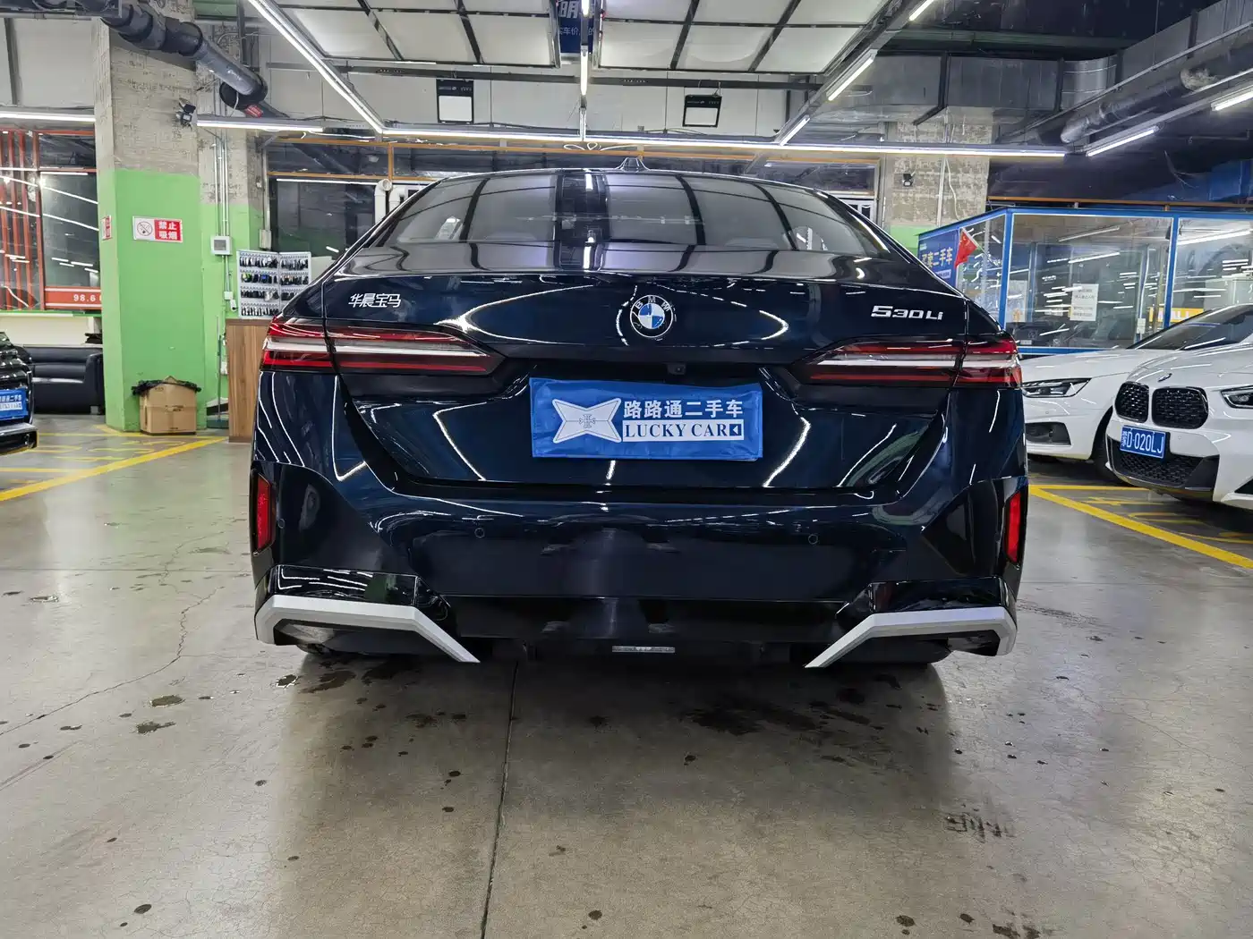 BMW 5 Series 2025 530Li Premium M Sport Package фото 5