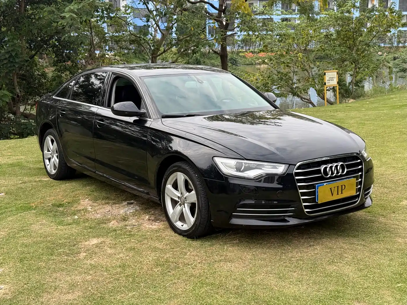 Photo 3 - Audi A6L