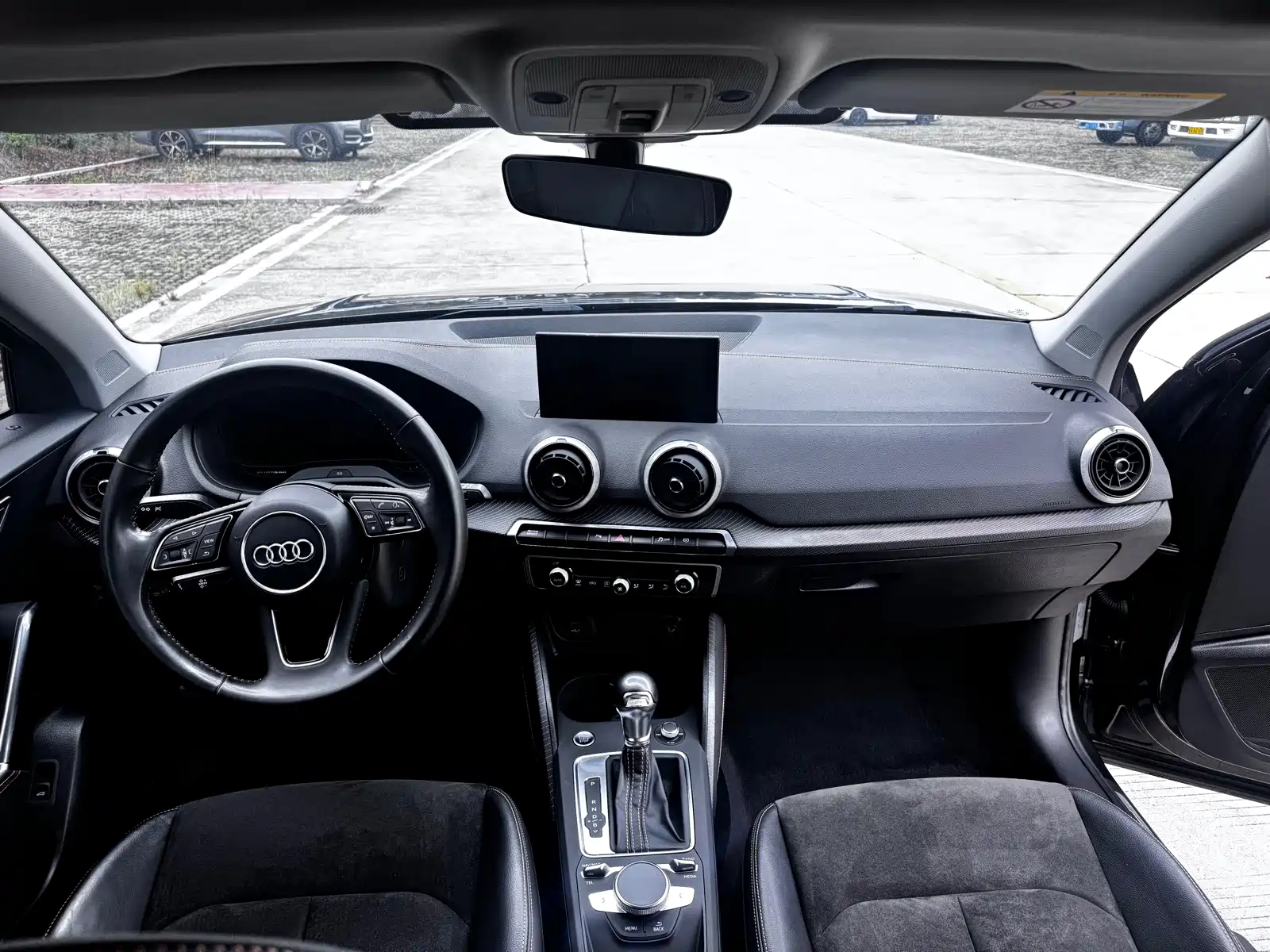 Фото 10 - Audi Q2L e-tron