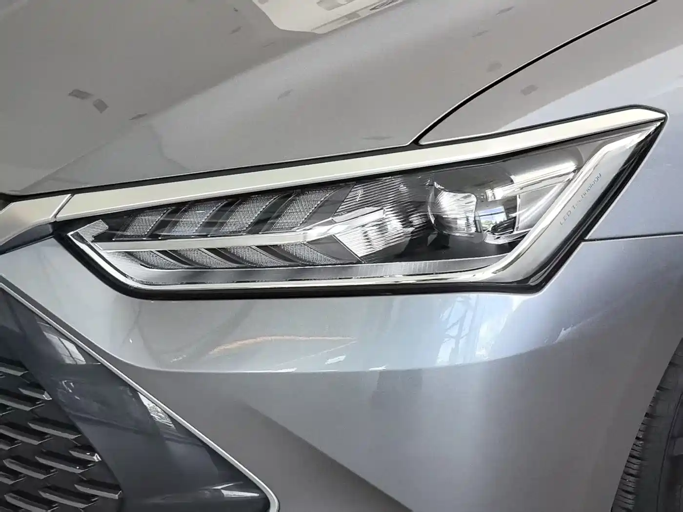 BYD Qin PLUS 2023 Champion Edition DM-i 55KM Leading фото 10