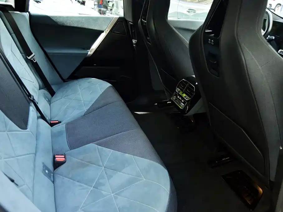 BMW iX 2022 xDrive40 фото 13