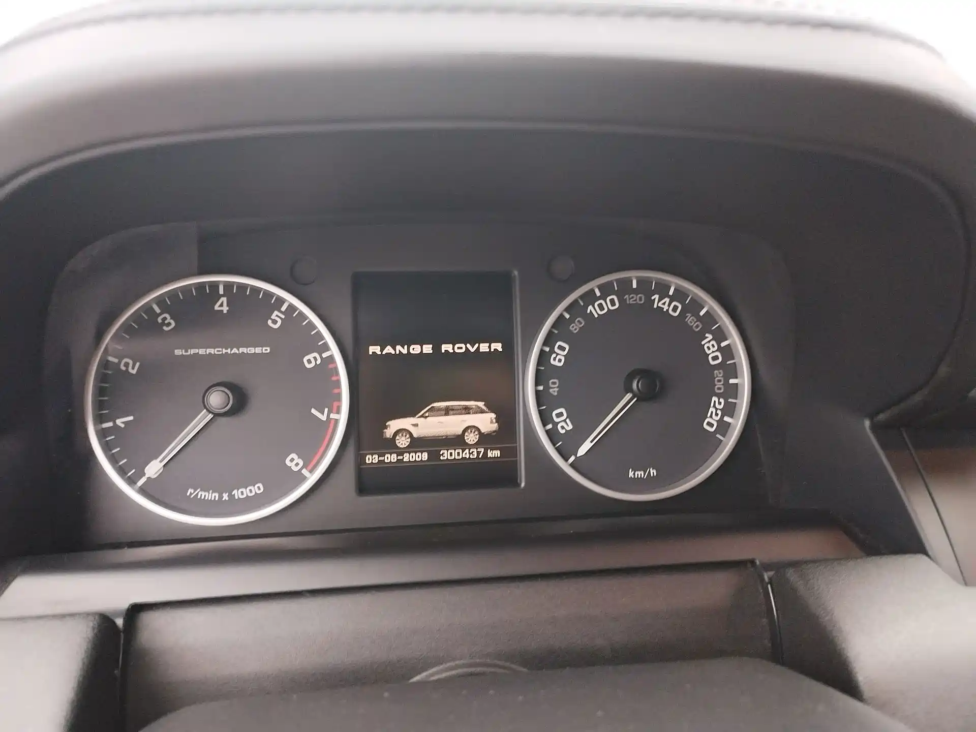 صورة 12 - Land Rover Range Rover Sport