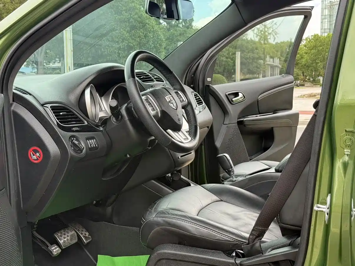 Dodge Journey 2015 2013 Model 2.4L 2WD Premium Edition