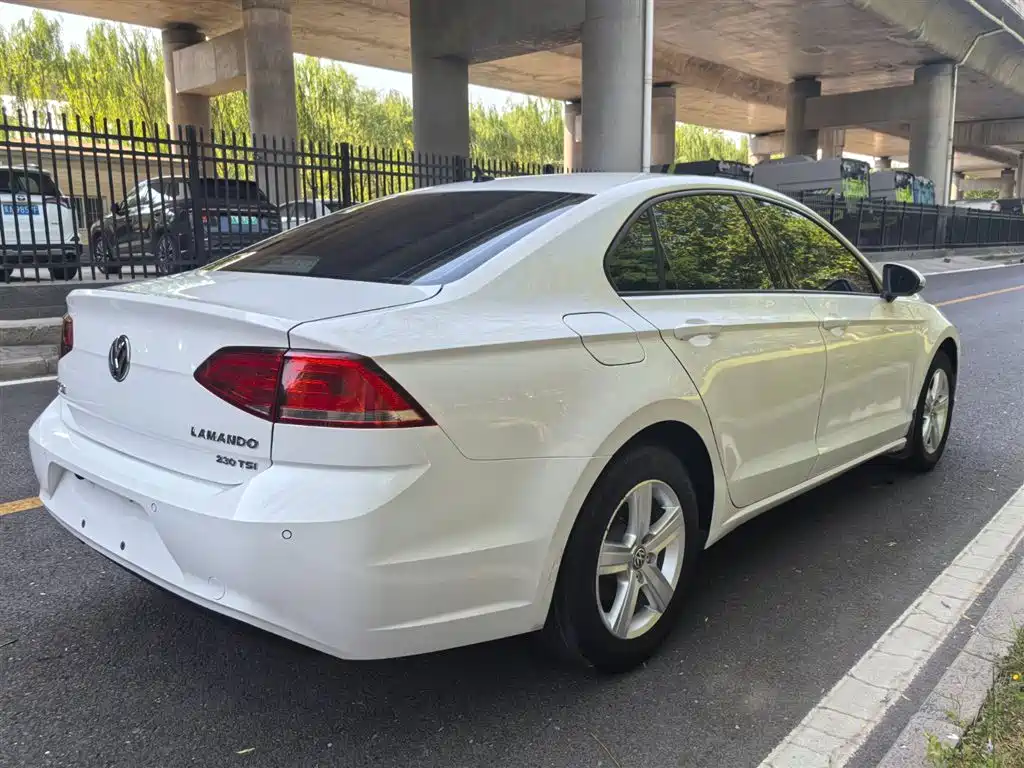 Volkswagen Lamando 2017 230TSI DSG Trend Edition фото 6