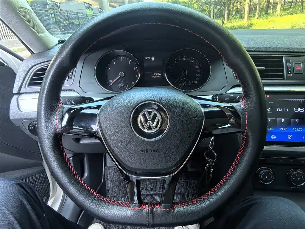 Volkswagen Lamando 2017 230TSI DSG Trend Edition фото 14