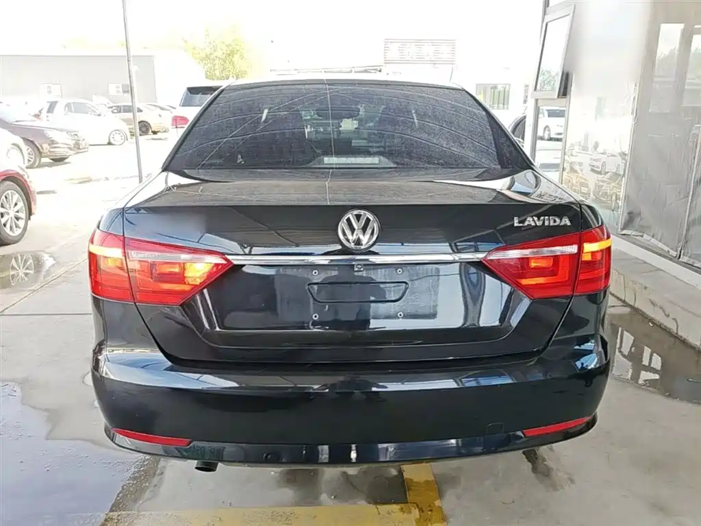 Volkswagen Lavida 2013 Facelift Classic 1.6L Manual Trend фото 6