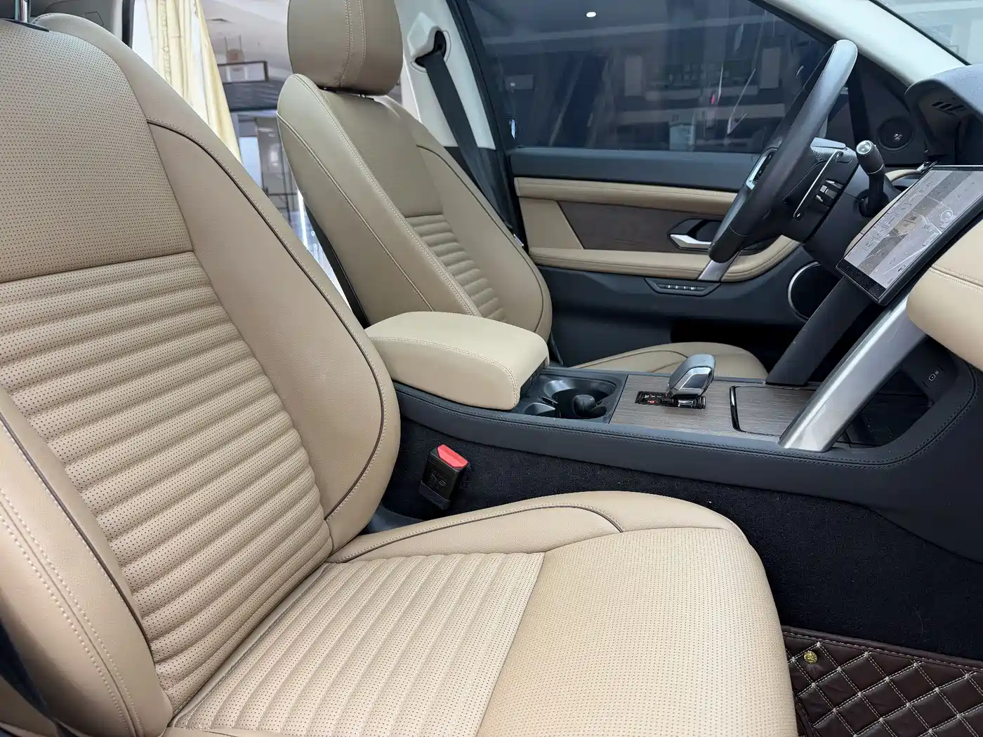 Land Rover Discovery Sport 2024 Performance Technology Edition фото 9