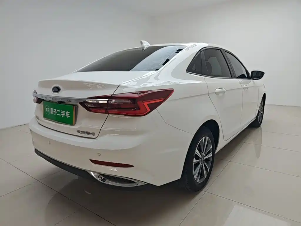 Ford Escort 2022 2021 1.5L Automatic Diamond Edition