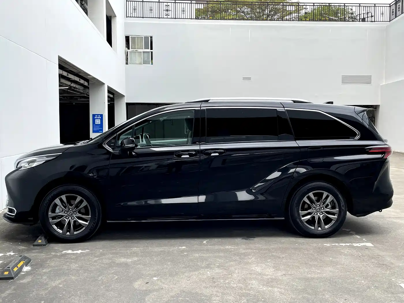 Toyota Sienna 2026 Model 2.5L Hybrid 2WD Comfort Edition фото 6