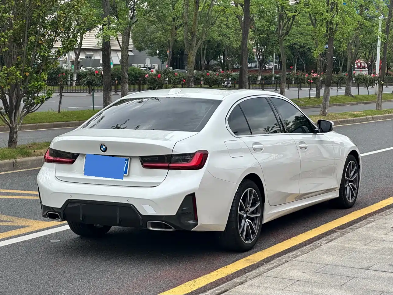 BMW 3 Series 2023 320Li M Sport Package фото 11