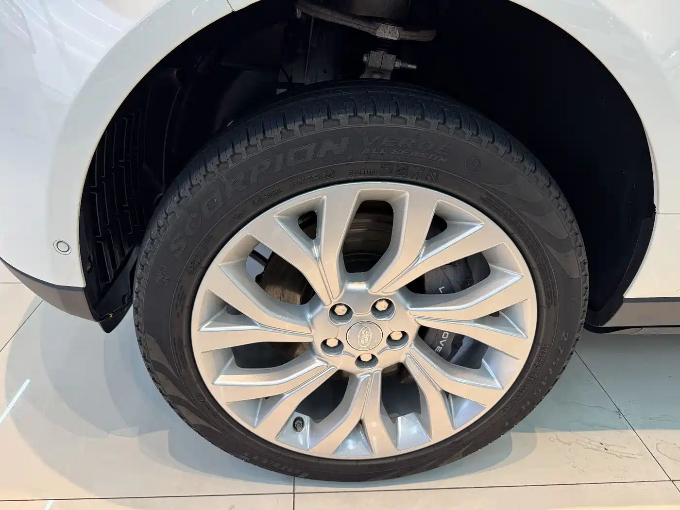 Land Rover Range Rover 2018 3.0 SC V6 Vogue SE Genesis Extended Edition фото 16