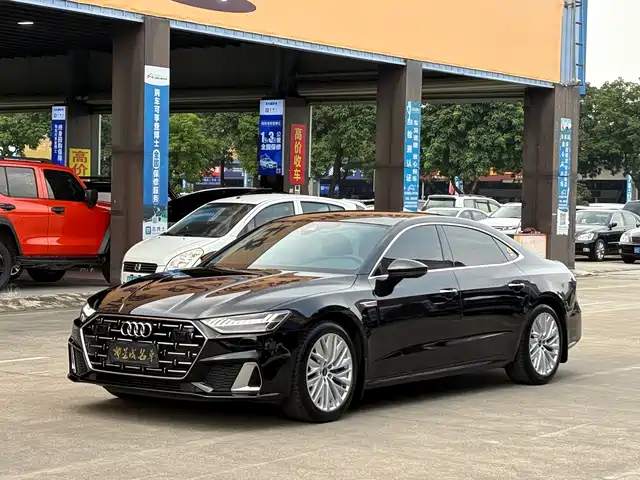 Audi A7L 2024 45 TFSI Luxury — фото 1