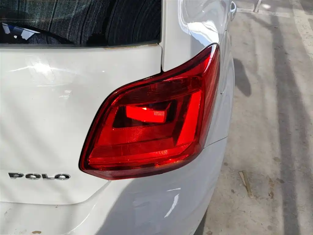 Volkswagen Polo 2016 1.4L Automatic Trend фото 8