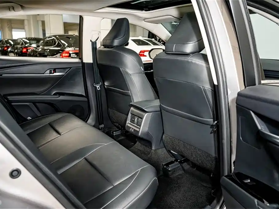 Toyota Camry 2026 Hybrid 2.0HSE Sport Lite Edition фото 22