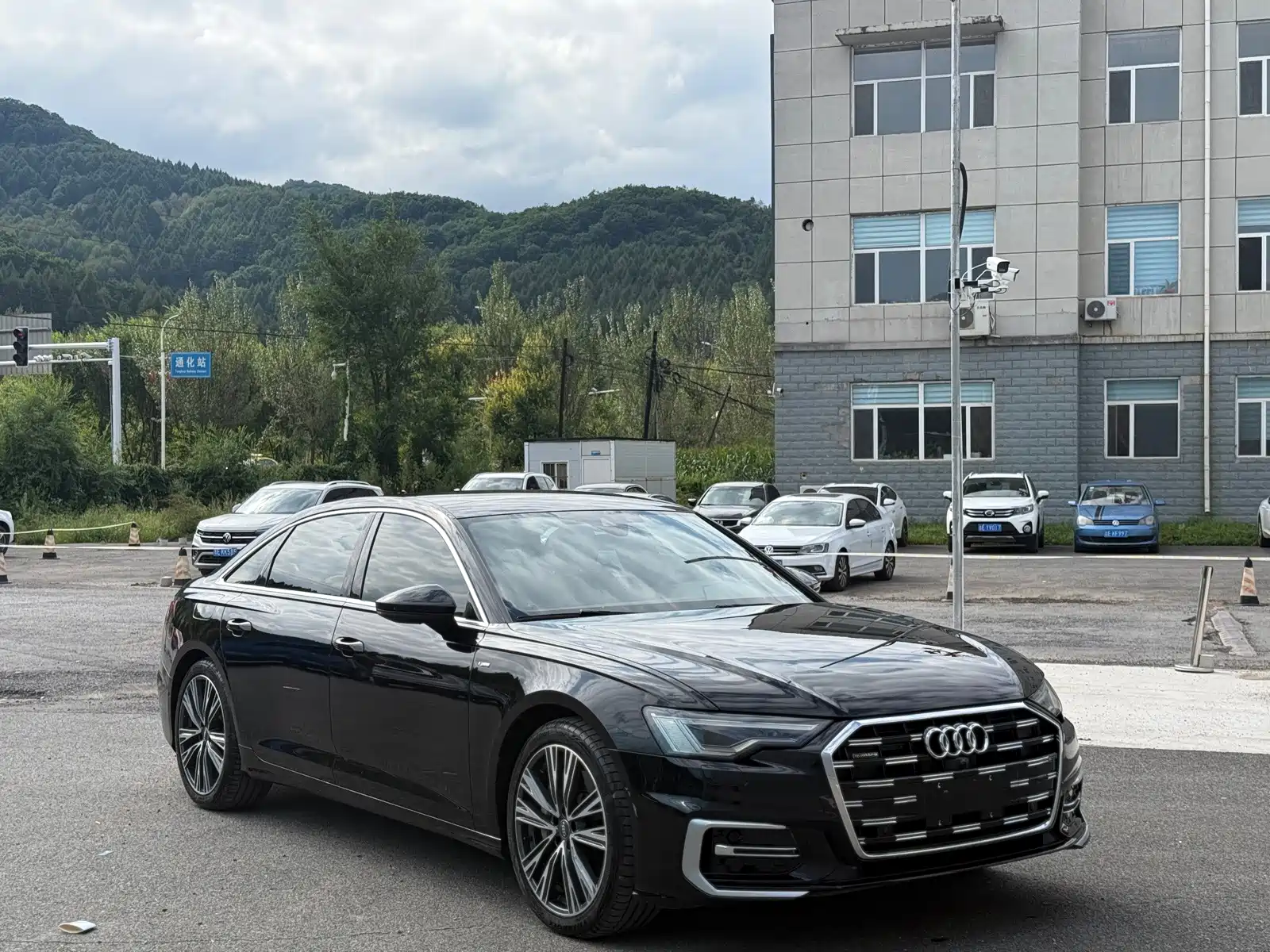 Фото 3 - Audi A6L
