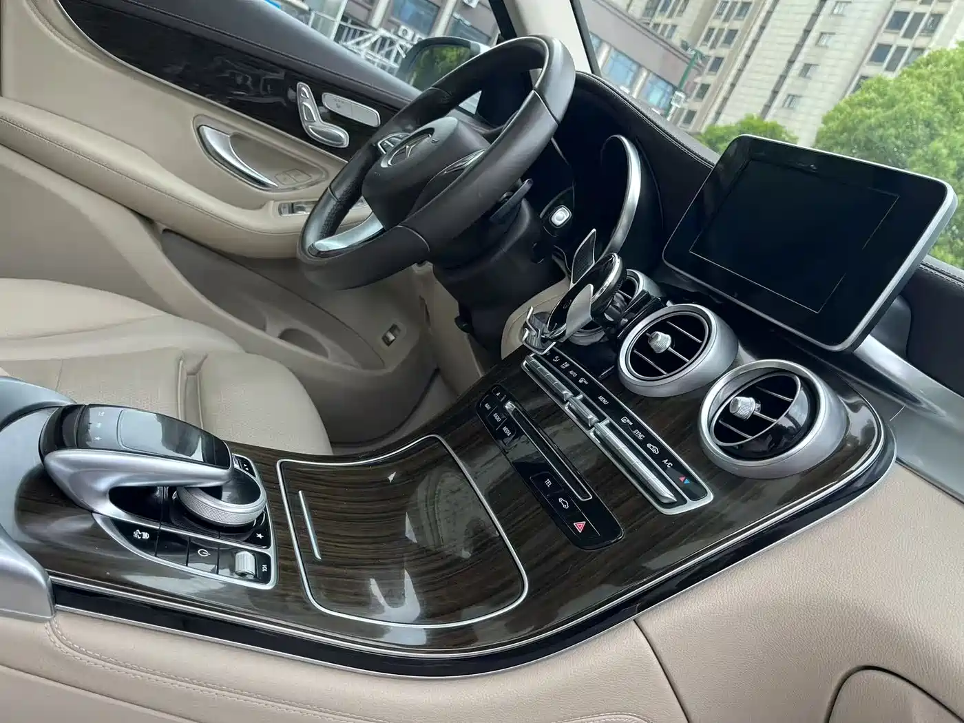 Mercedes-Benz GLC 2017 GLC 260 4MATIC Luxury фото 16