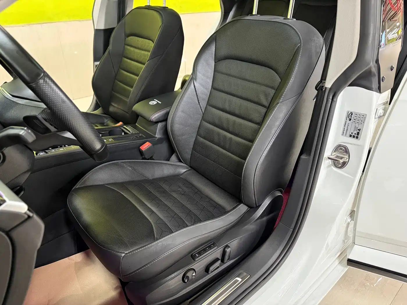 Volkswagen FAW-Volkswagen CC 2021 380TSI Eye-catching Edition фото 15