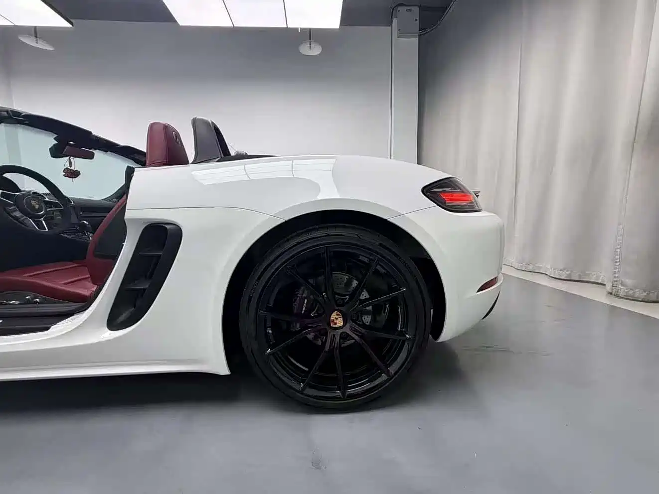 Porsche 718 2016 Boxster 2.0T фото 8