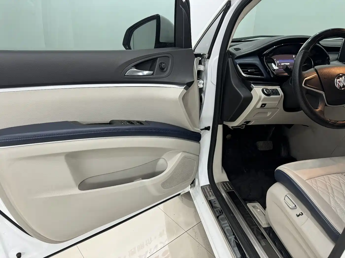 Buick GL8 2022 Land Business Class 652T Comfort фото 4