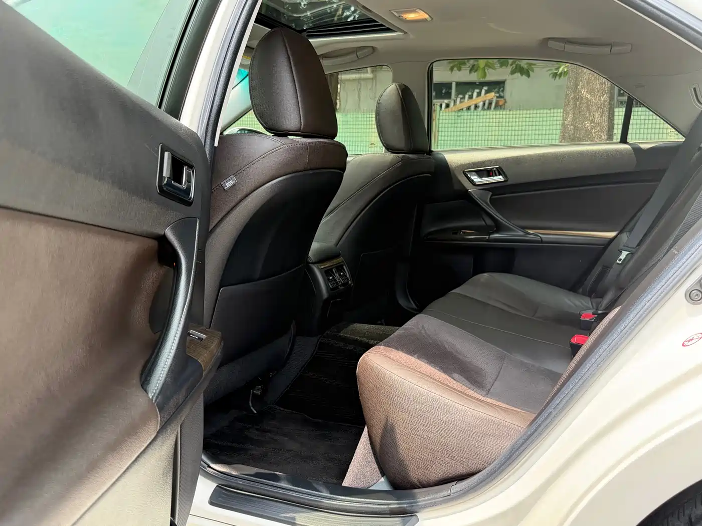 Toyota Reiz 2013 2.5V Shangrui Navigation Edition фото 9
