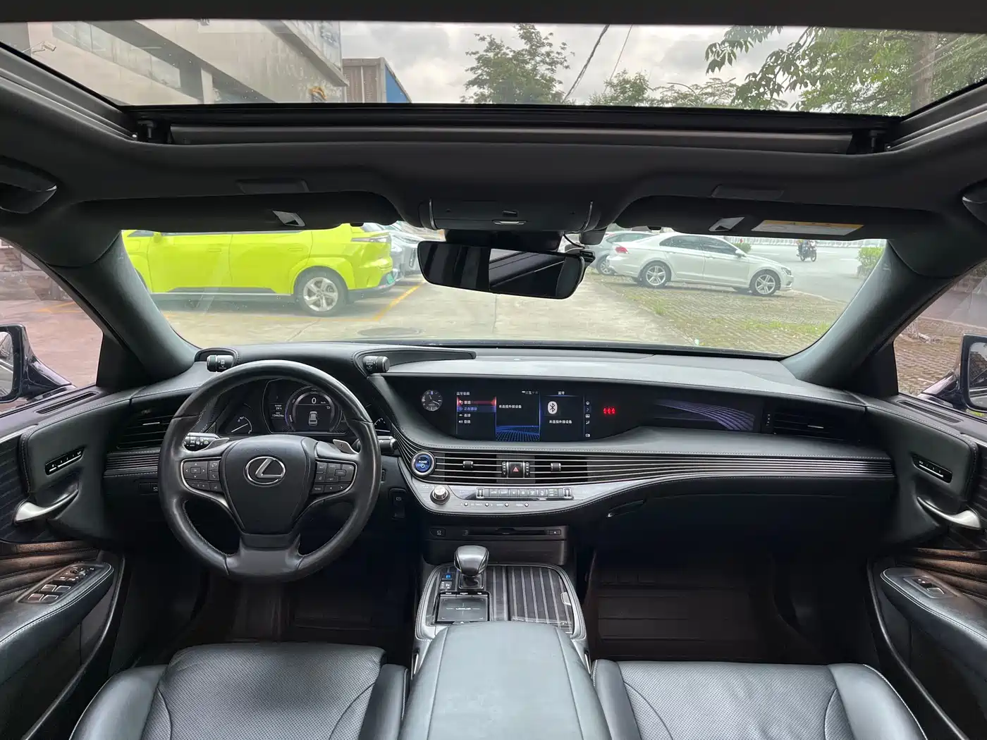 Lexus LS 2018 500h Excellence Edition China V фото 15
