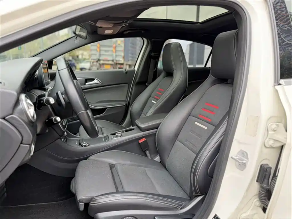 Mercedes-Benz A-Class (Import) 2017 Facelift A 200 Dynamic фото 8