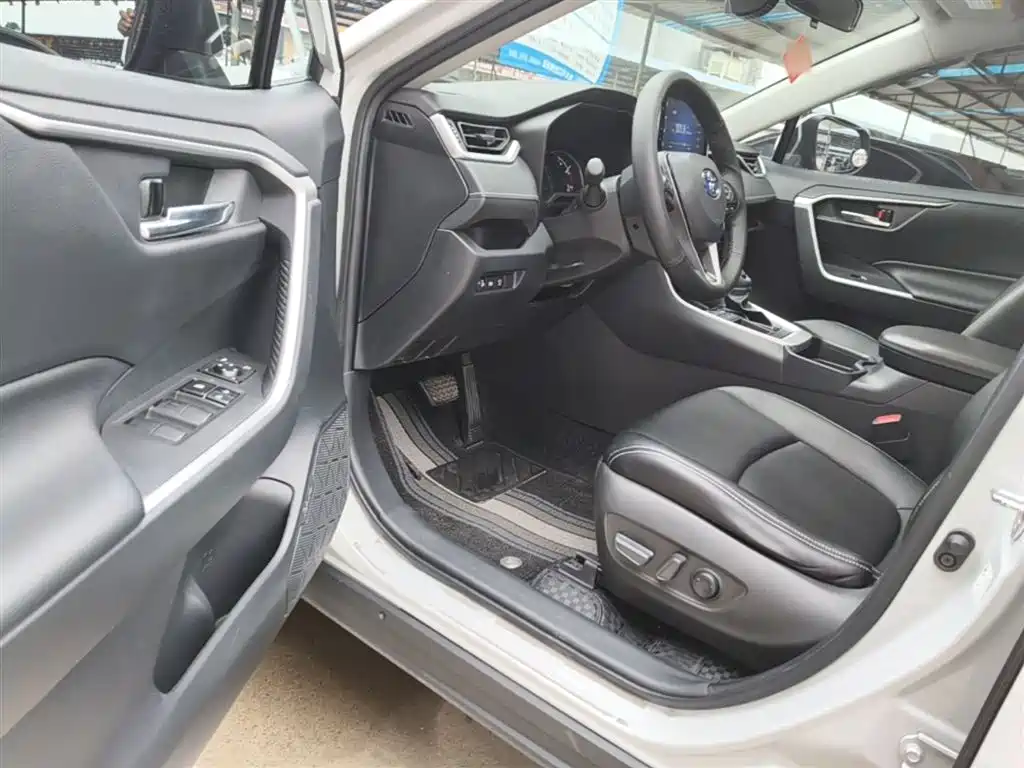Toyota RAV4 Rongfang 2021 2.0L CVT 2WD Trend фото 16