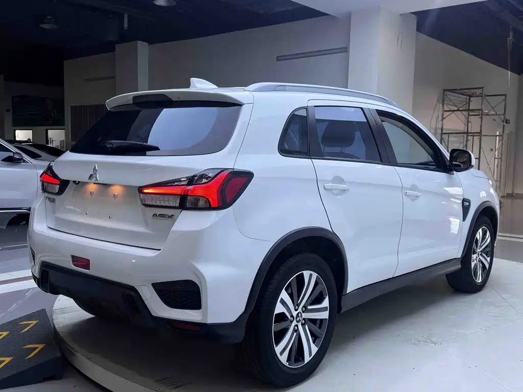 صورة 6 - Mitsubishi ASX