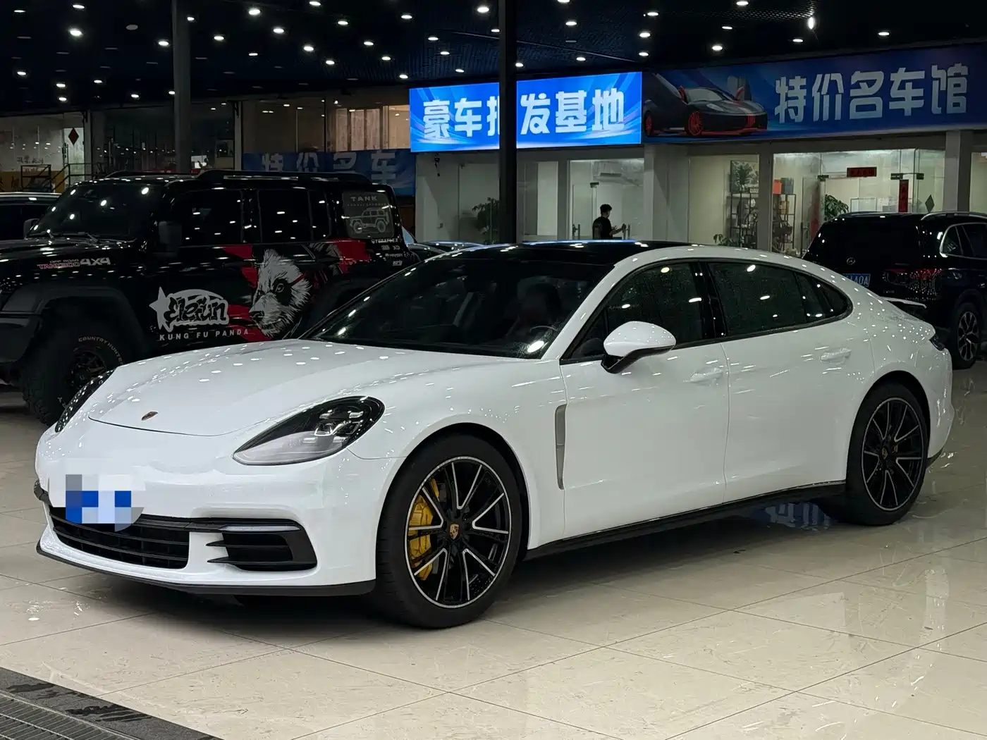 Фото 1 - Porsche Panamera