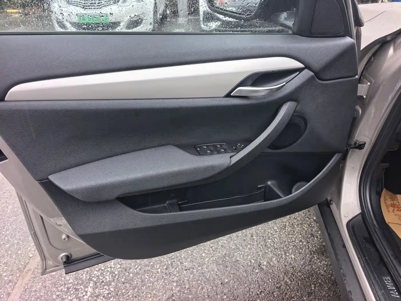 BMW X1 (Import) 2012 sDrive18i Luxury фото 7