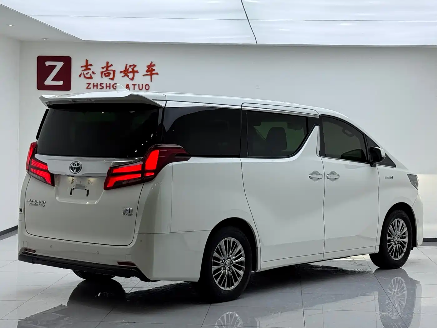 Toyota Alphard 2021 Hybrid 2.5L Premium фото 14